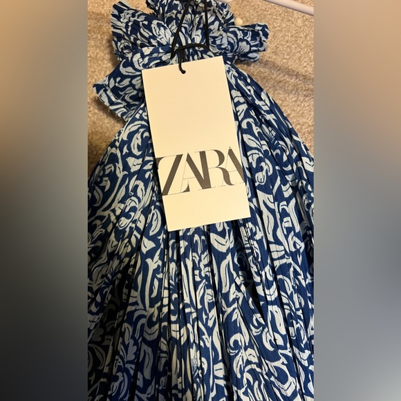 Brand New Zara Floral Print long skirt in size S. Navy Blue. - Picture 5 of 9